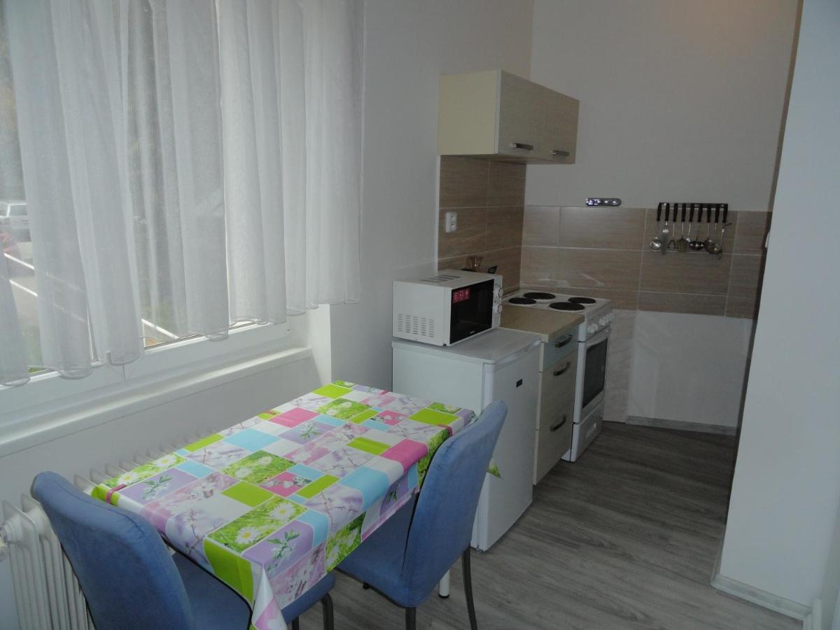 Apartman Sluka Їлемніце Екстер'єр фото